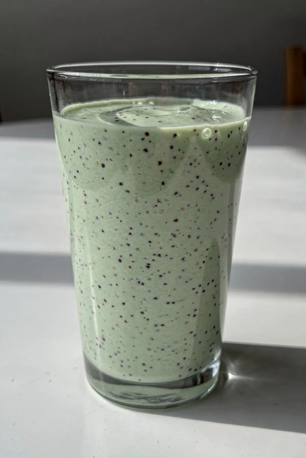 Healthy Mint Chocolate Chip Smoothie